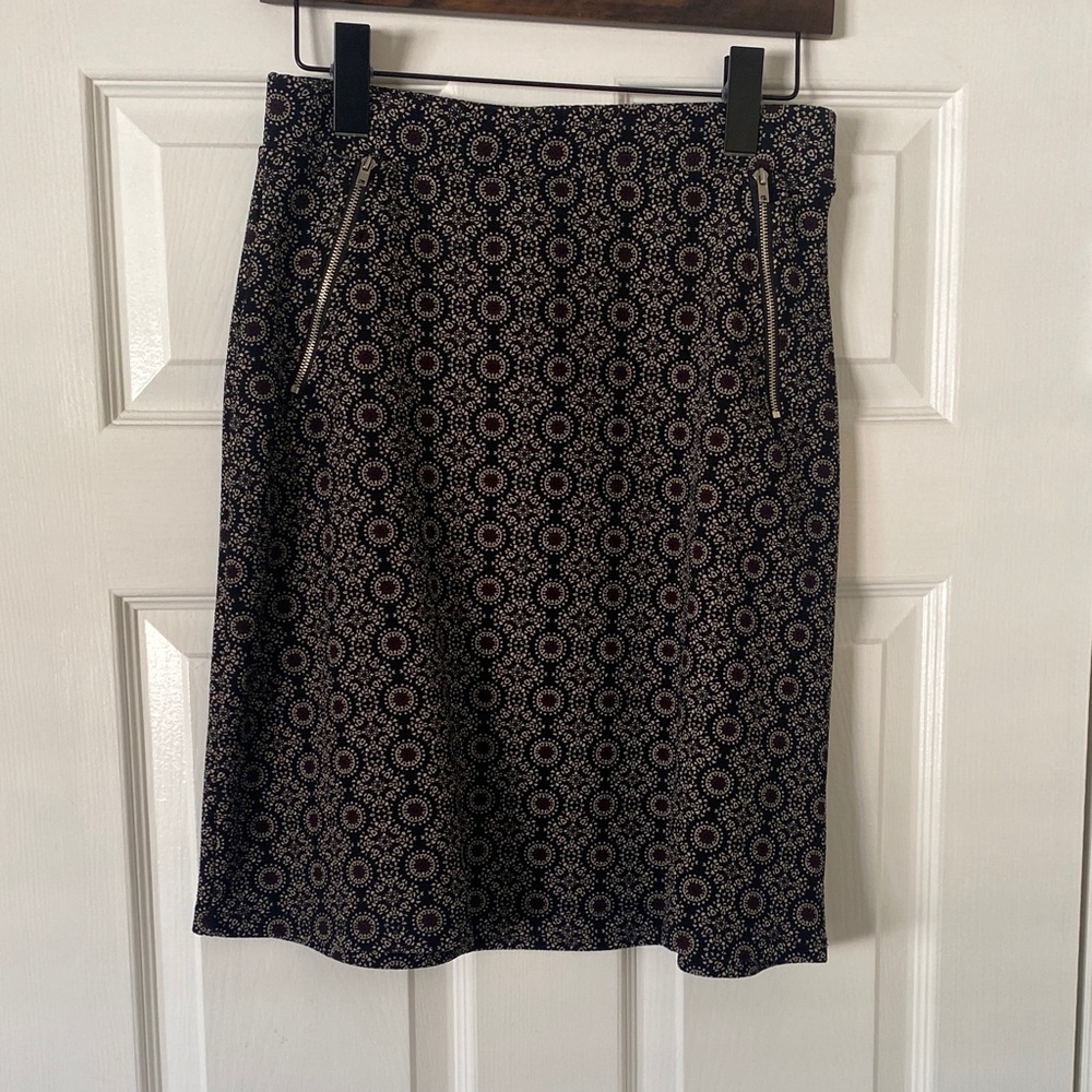 Le Lis Black and Pink Geometric Pencil Skirt